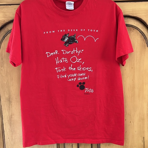 Hilarious T-Shirt "From the Desk of Toto" Wizard of Oz. "Dear Dorothy, Hate Oz.. - Picture 5 of 5